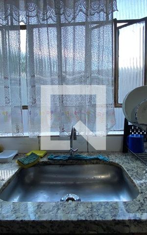 Casa à venda com 330m², 5 quartos e 4 vagas Casa à venda com 330m², 5 quartos e 4 vagasCozinha