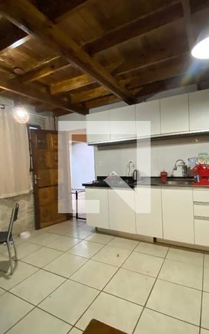 Casa à venda com 330m², 5 quartos e 4 vagas Casa à venda com 330m², 5 quartos e 4 vagascozinha casa 2