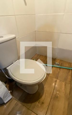 Casa à venda com 330m², 5 quartos e 4 vagas Casa à venda com 330m², 5 quartos e 4 vagasbanheiro suite quarto 1