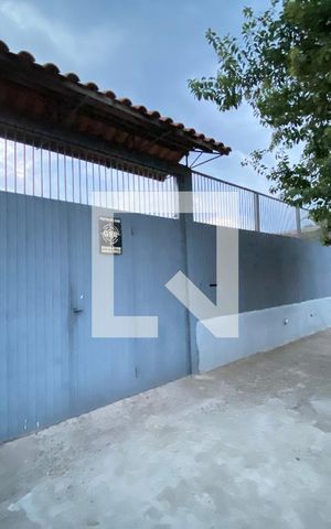 Casa à venda com 330m², 5 quartos e 4 vagas Casa à venda com 330m², 5 quartos e 4 vagasplaca nstalada