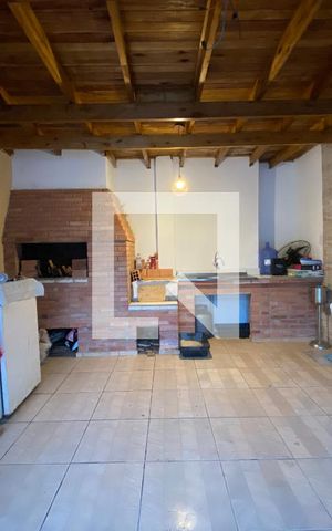 Casa à venda com 330m², 5 quartos e 4 vagas Casa à venda com 330m², 5 quartos e 4 vagasChurrasqueira