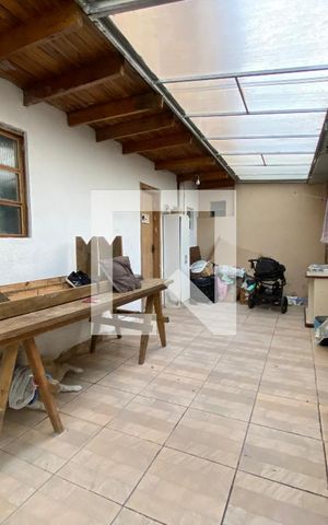 Casa à venda com 330m², 5 quartos e 4 vagas Casa à venda com 330m², 5 quartos e 4 vagasÁrea Externa