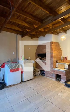 Casa à venda com 330m², 5 quartos e 4 vagas Casa à venda com 330m², 5 quartos e 4 vagasChurrasqueira