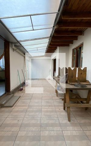 Casa à venda com 330m², 5 quartos e 4 vagas Casa à venda com 330m², 5 quartos e 4 vagasÁrea Externa