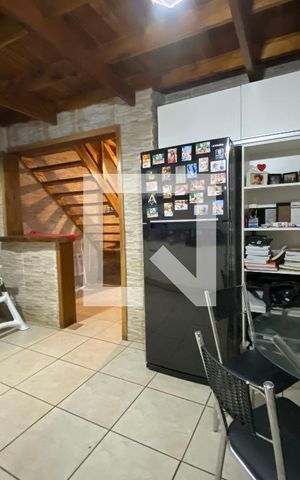 Casa à venda com 330m², 5 quartos e 4 vagas Casa à venda com 330m², 5 quartos e 4 vagascozinha casa 2