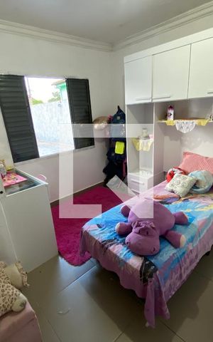 Casa à venda com 330m², 5 quartos e 4 vagas Casa à venda com 330m², 5 quartos e 4 vagasquarto 1