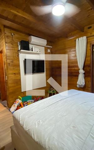 Casa à venda com 330m², 5 quartos e 4 vagas Casa à venda com 330m², 5 quartos e 4 vagasquarto 1