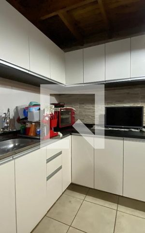 Casa à venda com 330m², 5 quartos e 4 vagas Casa à venda com 330m², 5 quartos e 4 vagascozinha casa 2