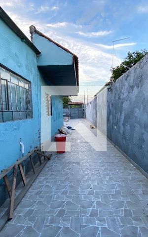 Casa à venda com 330m², 5 quartos e 4 vagas Casa à venda com 330m², 5 quartos e 4 vagasÁrea externa