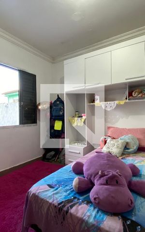 Casa à venda com 330m², 5 quartos e 4 vagas Casa à venda com 330m², 5 quartos e 4 vagasquarto 1