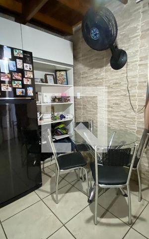 Casa à venda com 330m², 5 quartos e 4 vagas Casa à venda com 330m², 5 quartos e 4 vagascozinha casa 2