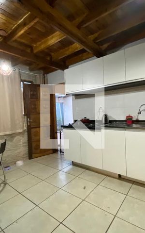 Casa à venda com 330m², 5 quartos e 4 vagas Casa à venda com 330m², 5 quartos e 4 vagascozinha casa 2