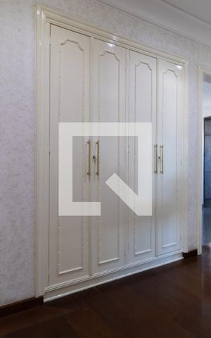 Casa à venda com 331m², 4 quartos e 4 vagasHall
