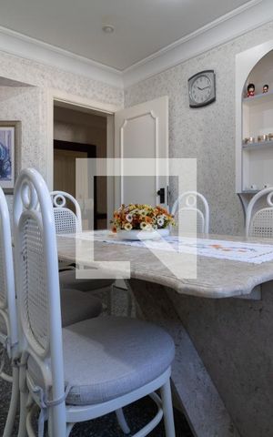 Casa à venda com 331m², 4 quartos e 4 vagasCozinha