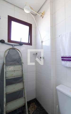 Casa à venda com 331m², 4 quartos e 4 vagasBanheiro Area de Serviço