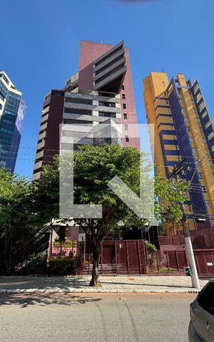 Casa à venda com 331m², 4 quartos e 4 vagasFachada
