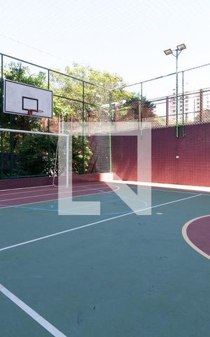 Casa à venda com 331m², 4 quartos e 4 vagasQuadra
