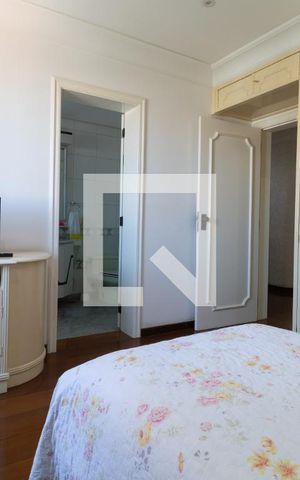 Casa à venda com 331m², 4 quartos e 4 vagasSuíte 3