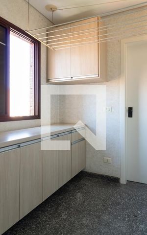 Casa à venda com 331m², 4 quartos e 4 vagasÁrea de Serviço