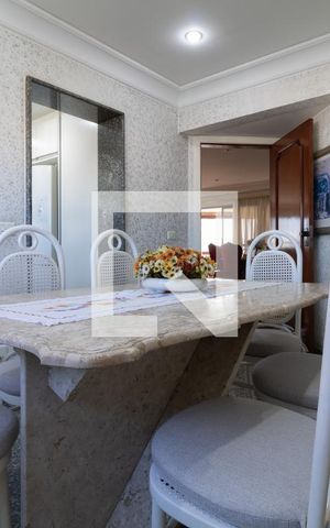 Casa à venda com 331m², 4 quartos e 4 vagasCozinha