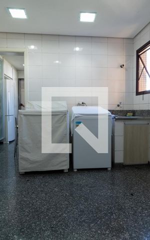 Casa à venda com 331m², 4 quartos e 4 vagasCozinha