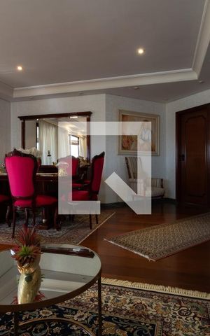 Casa à venda com 331m², 4 quartos e 4 vagasSala 1