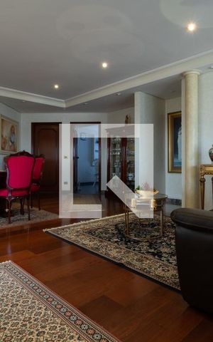 Casa à venda com 331m², 4 quartos e 4 vagasSala 1