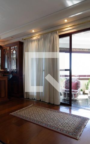 Casa à venda com 331m², 4 quartos e 4 vagasSala 1