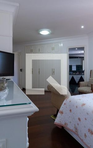 Casa à venda com 331m², 4 quartos e 4 vagasSuite 1