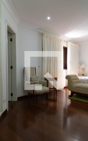 Casa à venda com 331m², 4 quartos e 4 vagasSuite 1