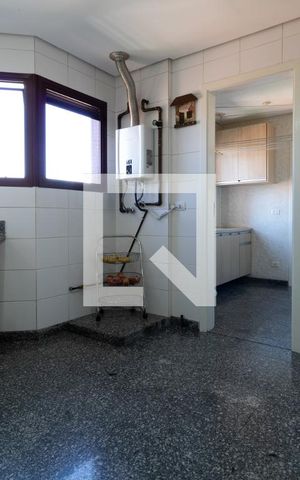 Casa à venda com 331m², 4 quartos e 4 vagasCozinha