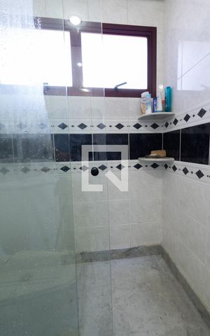 Casa à venda com 331m², 4 quartos e 4 vagasBanheiro Suite 2