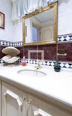 Casa à venda com 331m², 4 quartos e 4 vagasBanheiro Social 