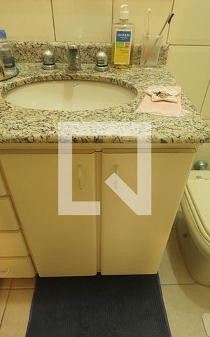 Casa à venda com 275m², 2 quartos e 3 vagasSuíte - Banheiro do Quarto 1