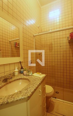 Casa à venda com 275m², 2 quartos e 3 vagasBanheiro Social