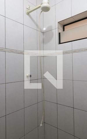 Casa à venda com 420m², 2 quartos e 20 vagasEdícula - Banheiro