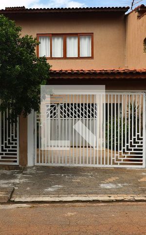 Casa à venda com 420m², 2 quartos e 20 vagasFachada