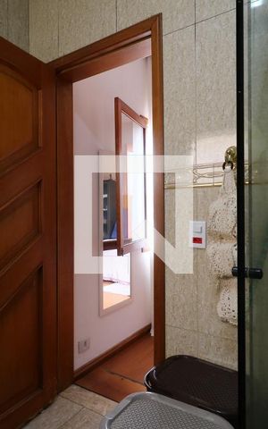 Casa à venda com 420m², 2 quartos e 20 vagasBanheiro da Suíte
