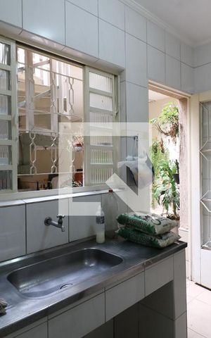 Casa à venda com 420m², 2 quartos e 20 vagasEdícula - Cozinha