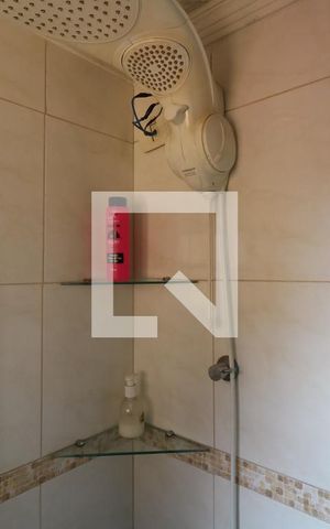 Casa à venda com 420m², 2 quartos e 20 vagasBanheiro do Salão de Festas