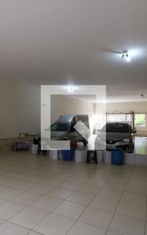 Casa à venda com 420m², 2 quartos e 20 vagasGaragem