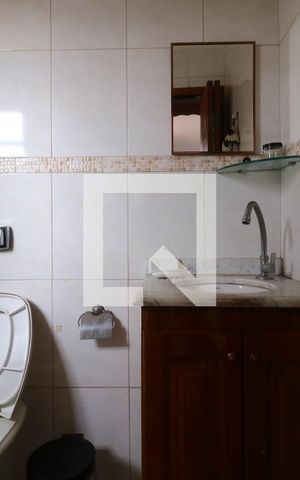 Casa à venda com 420m², 2 quartos e 20 vagasBanheiro do Salão de Festas
