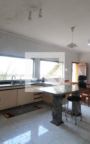 Casa à venda com 420m², 2 quartos e 20 vagasCozinha