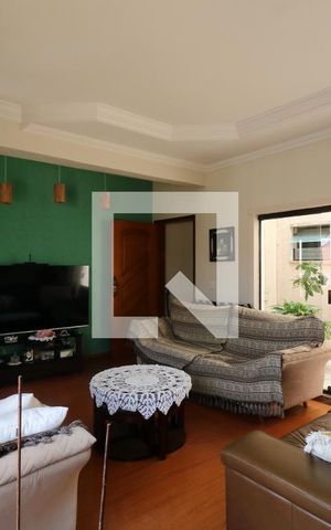 Casa à venda com 420m², 2 quartos e 20 vagasSala