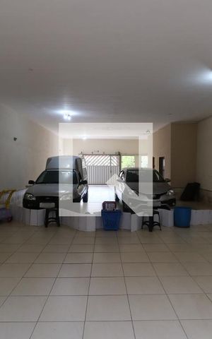 Casa à venda com 420m², 2 quartos e 20 vagasGaragem