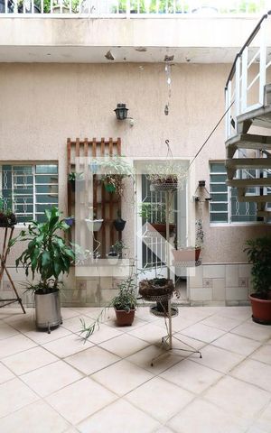 Casa à venda com 420m², 2 quartos e 20 vagasEdícula - Fachada