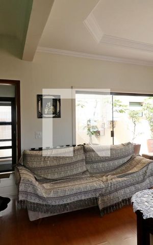 Casa à venda com 420m², 2 quartos e 20 vagasSala