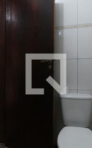Casa à venda com 420m², 2 quartos e 20 vagasEdícula - Banheiro
