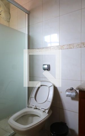 Casa à venda com 420m², 2 quartos e 20 vagasBanheiro do Salão de Festas