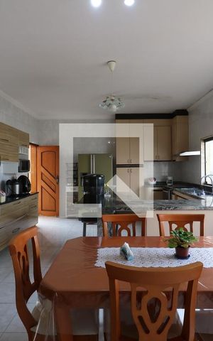 Casa à venda com 420m², 2 quartos e 20 vagasCozinha